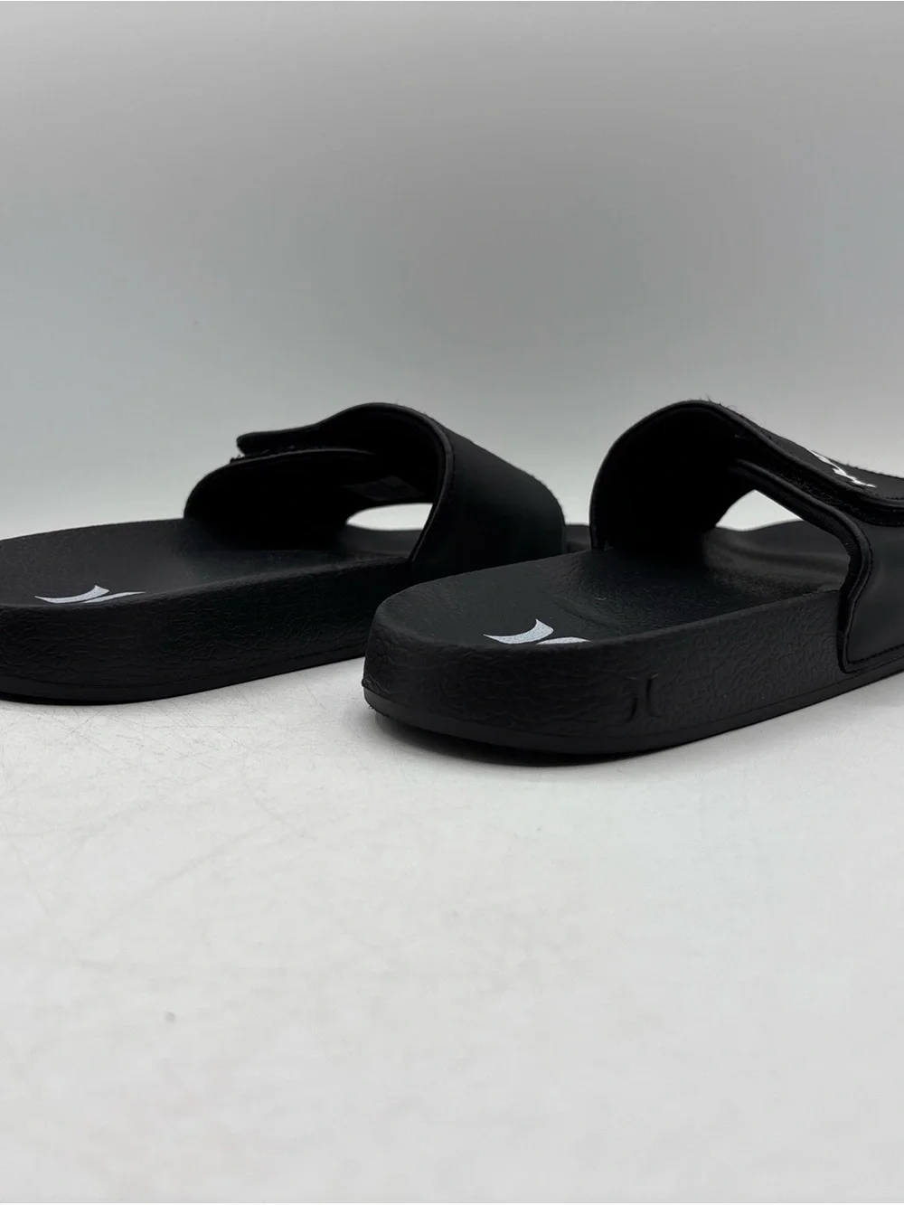 Hurley NAIA-V Sport Slides Black Adjustable Velcro Strap Sandals Youth Size 5